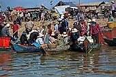 Tonle Sap - Chong Khneas floating village - every day life 